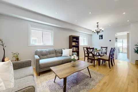 851 Clemens Crescent, ON L5V 2S8
