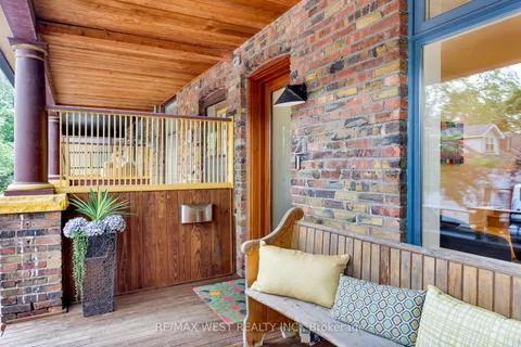 21 Cowan Avenue, ON M6K 2N1