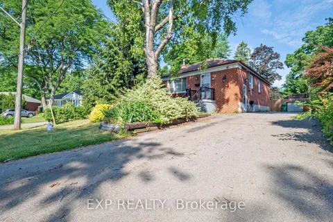 559 Drymen Crescent, ON L5G 2N9