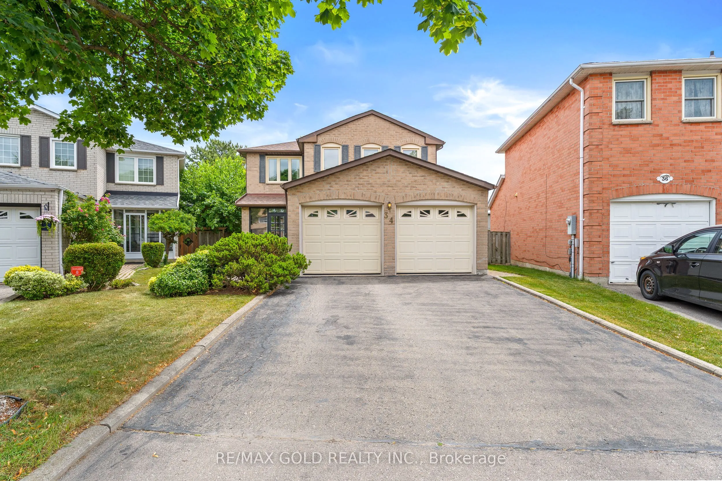 34 Granby Court, ON L6S 5K1