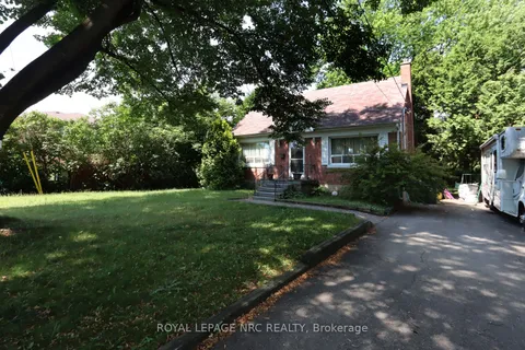 24 Ann Arbour Road, ON M9M 2J6