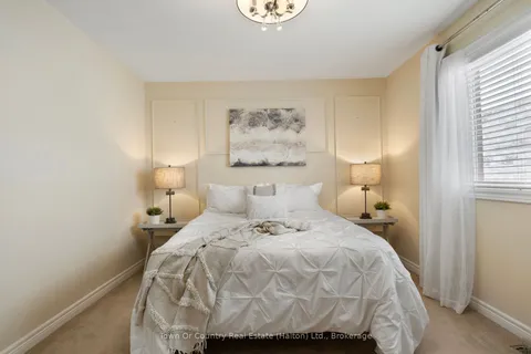 258 Malick Street, ON L9T 5X1
