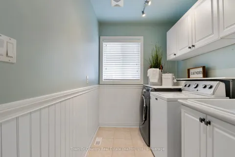 258 Malick Street, ON L9T 5X1