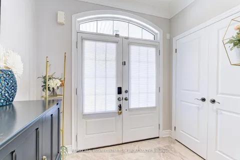 43 Elysian Fields Circle, ON L6Y 6E8