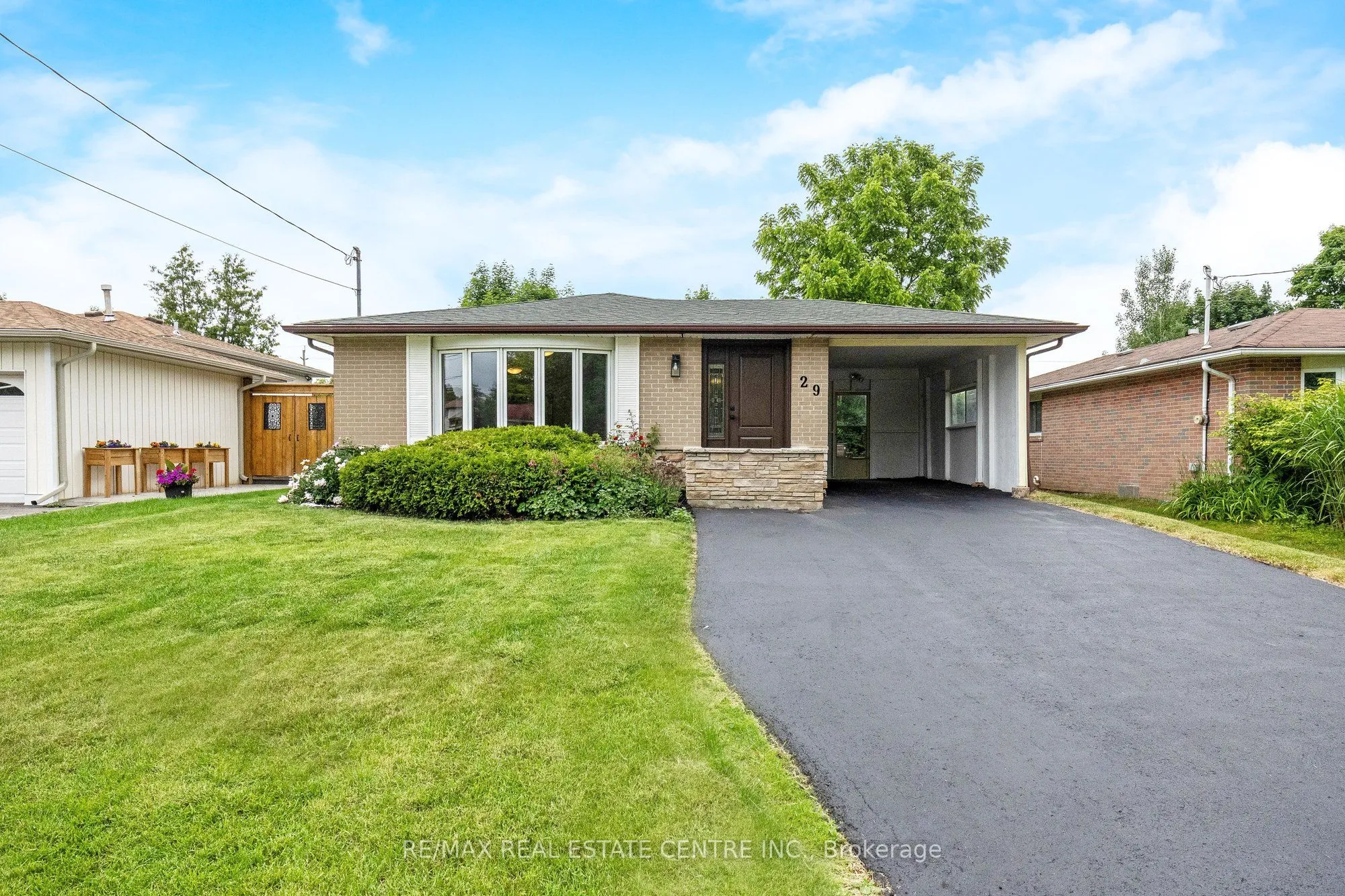 29 Irwin Crescent, ON L7G 1E7