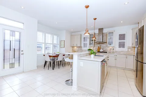 281 Chilver Heights, ON L9E 1E1