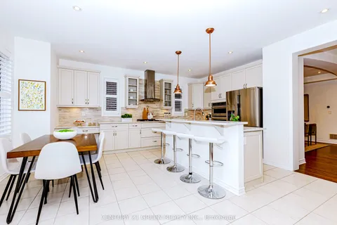 281 Chilver Heights, ON L9E 1E1