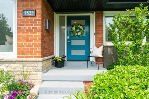 1533 Rometown Drive, ON L5E 2T8