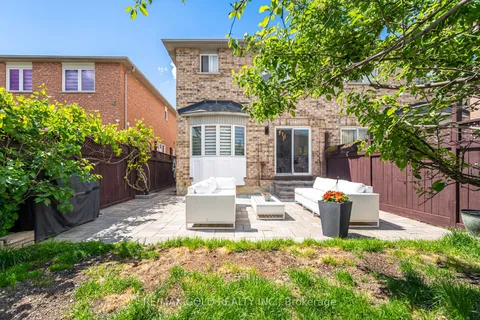 29 Skylar Circle, ON L6P 0Z4