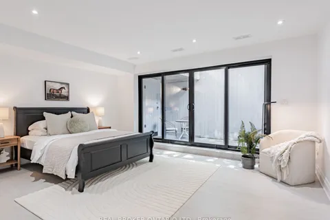 82 Burlington Street, ON M8V 2L2