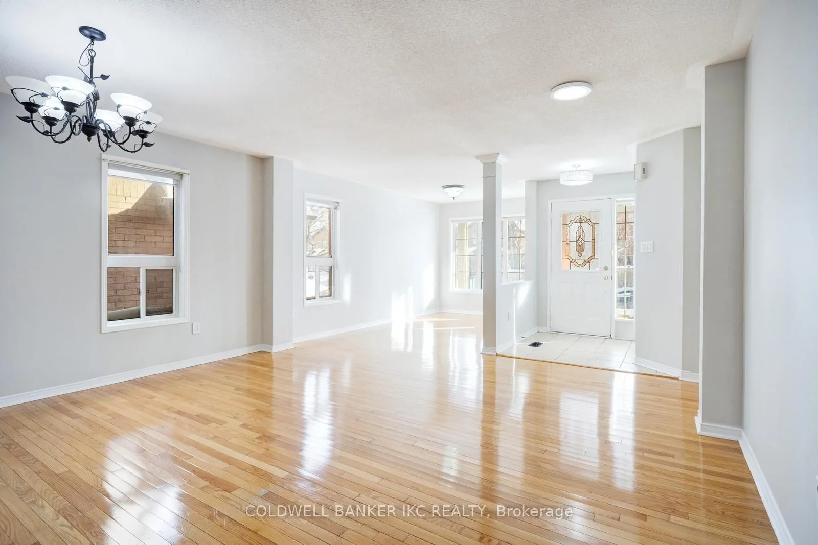 25 Hollowgrove Boulevard, ON L6P 1B1