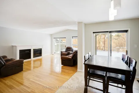 25 Hollowgrove Boulevard, ON L6P 1B1