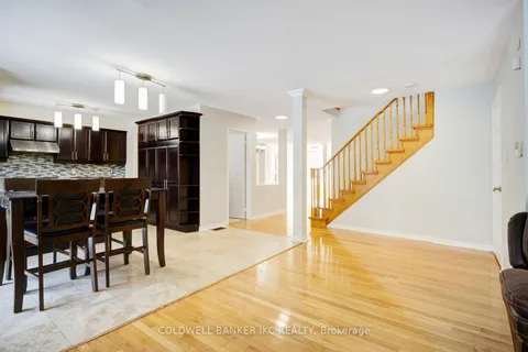 25 Hollowgrove Boulevard, ON L6P 1B1