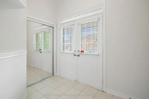 372 Scott Boulevard, ON L9T 0T2