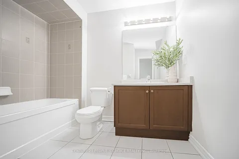 1306 Granrock Crescent, ON L5V 0E1