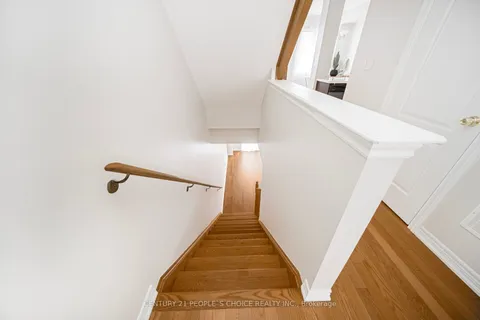 1306 Granrock Crescent, ON L5V 0E1