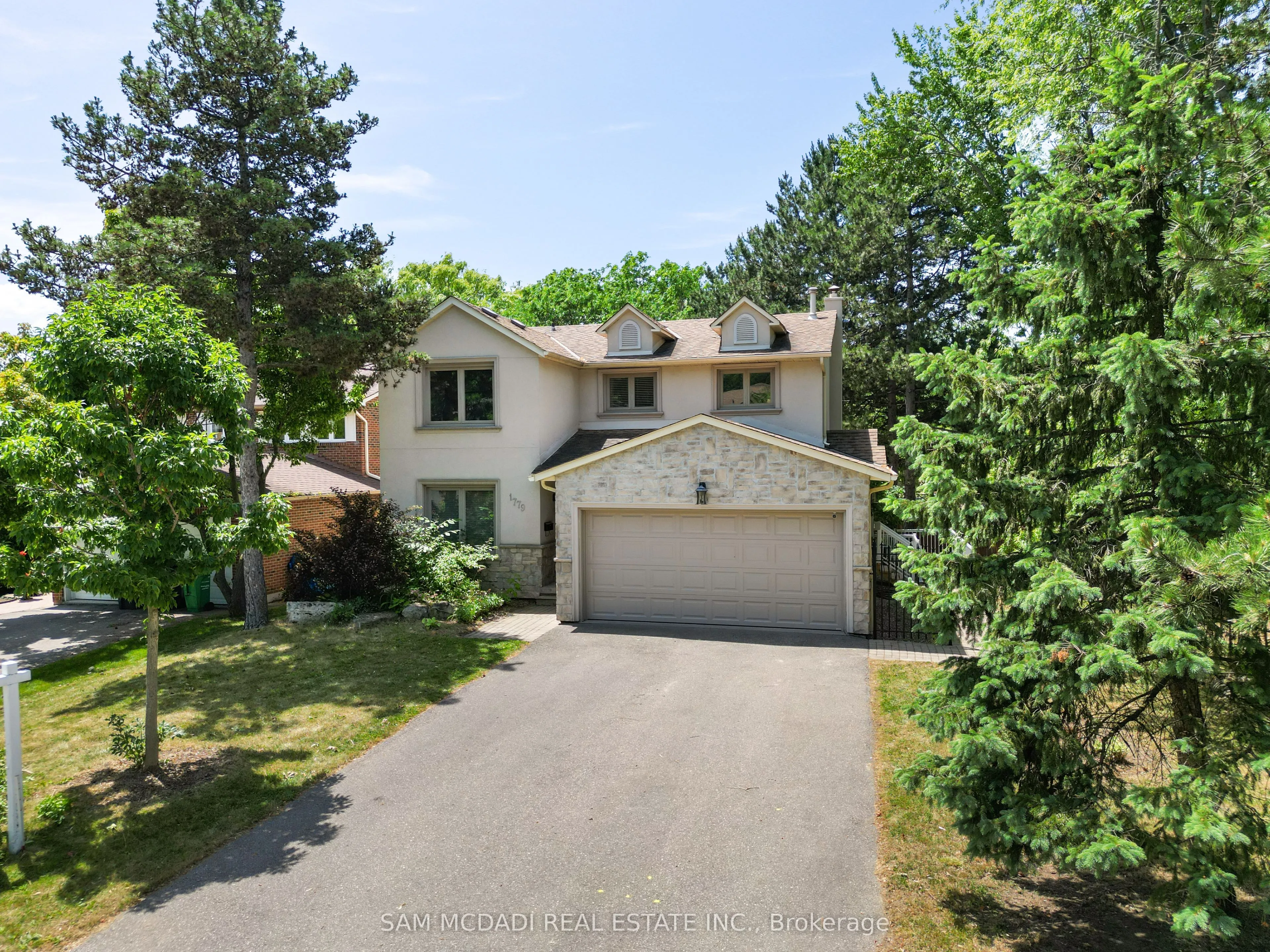 1779 Fifeshire Court, ON L5L 2T3