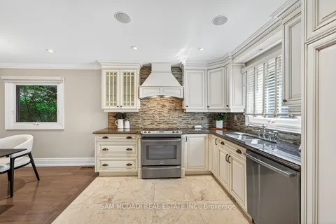 1779 Fifeshire Court, ON L5L 2T3