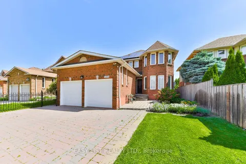 5275 Thornwood Drive, ON L4Z 3J3