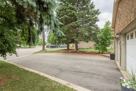 12 Barr Crescent, ON L6Z 3C3