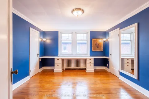 11 Brant Avenue, ON L5G 3N9