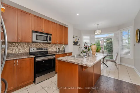 10 Deepcoral Court, ON L6V 4P7