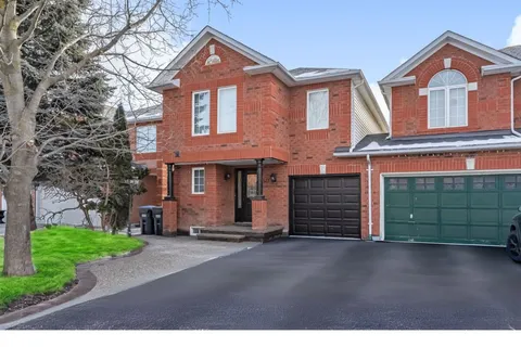 147 Hanton Crescent, ON L7E 2C8