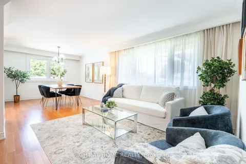 1371 Strathy Avenue, ON L5E 2L3