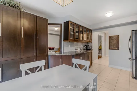 569 Phoebe Crescent, ON L7L 6H7