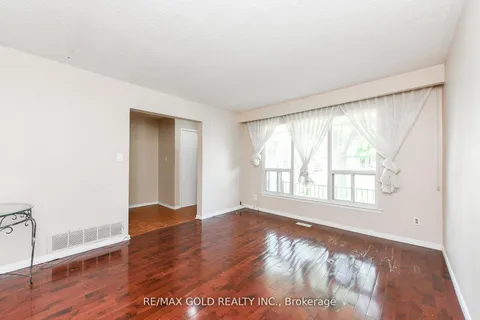 29 Glenmore Crescent, ON L6S 1H9