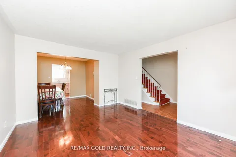 29 Glenmore Crescent, ON L6S 1H9