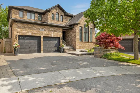 2225 Glazebrook Circle, ON L6M 5B5