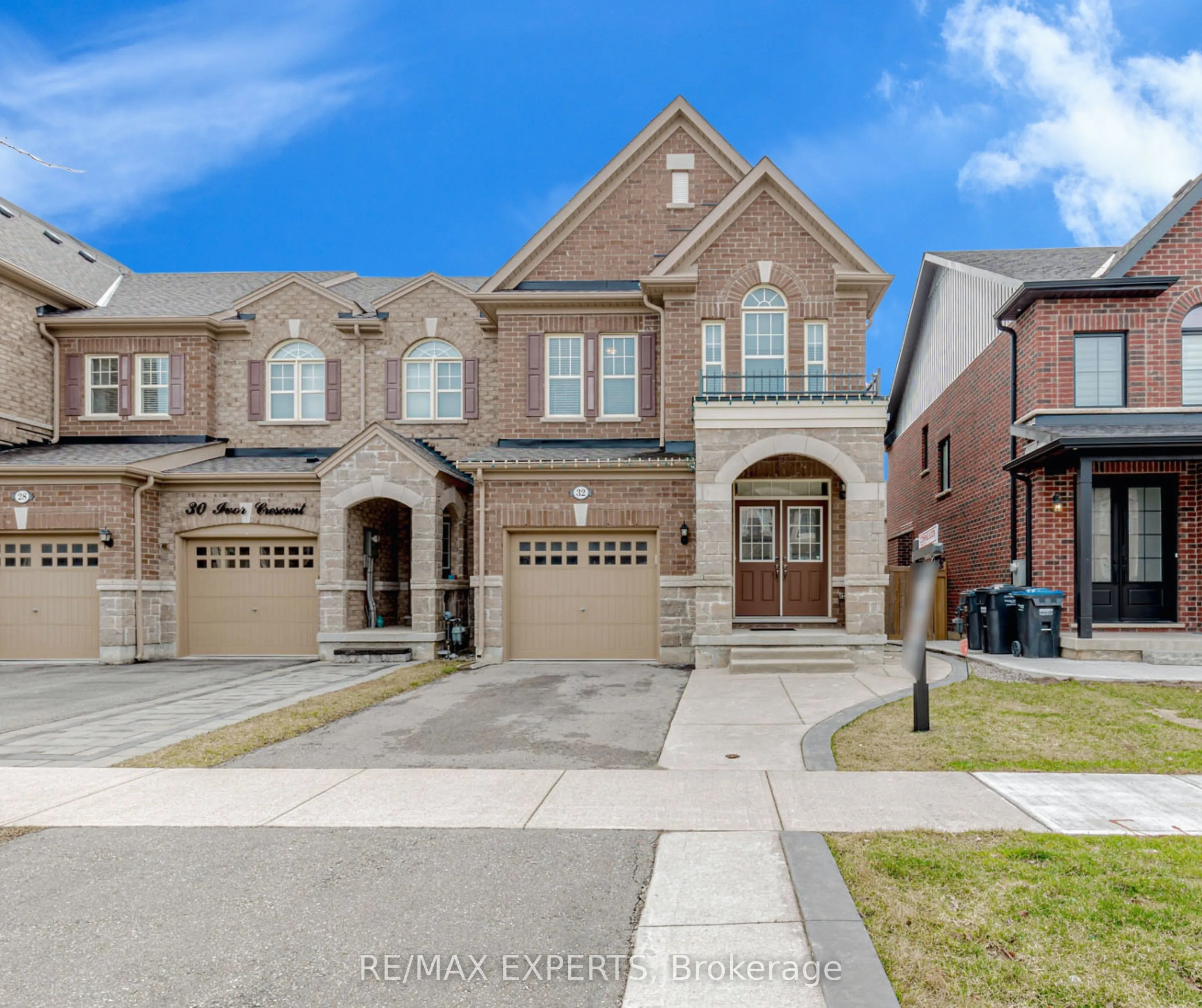 32 Ivor Crescent, ON L7A 4L6