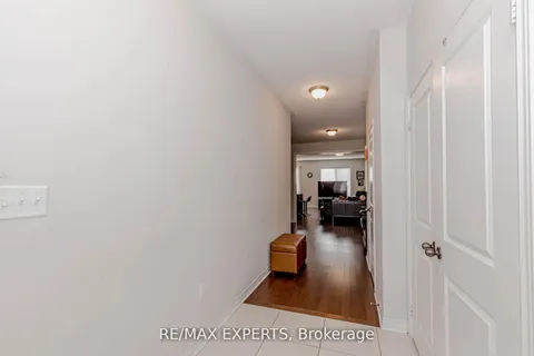32 Ivor Crescent, ON L7A 4L6