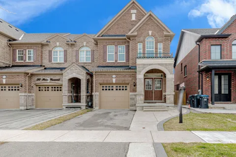 32 Ivor Crescent, ON L7A 4L6