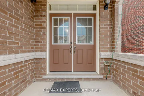 32 Ivor Crescent, ON L7A 4L6