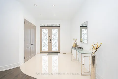 23 Hillcrest Avenue, ON L6W 1Y7