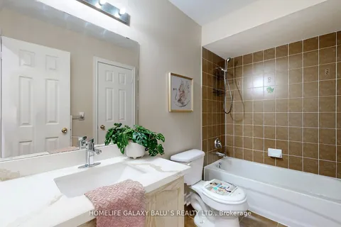 383 Comiskey Crescent, ON L5W 0C6