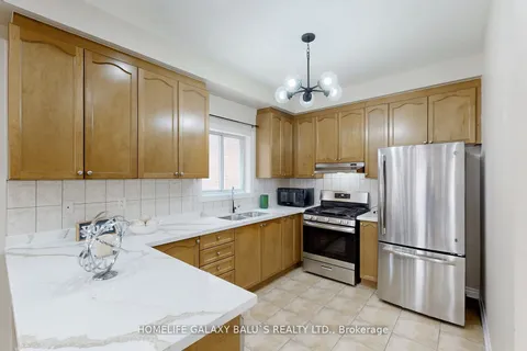 383 Comiskey Crescent, ON L5W 0C6