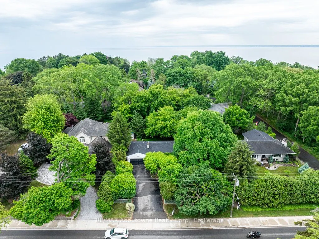 4312 Lakeshore Road, ON L7L 1A8