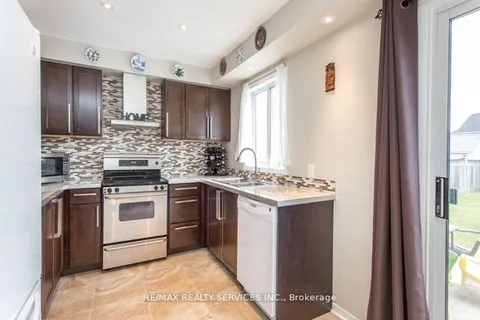 7067 Frontier Ridge, ON L5N 7R6