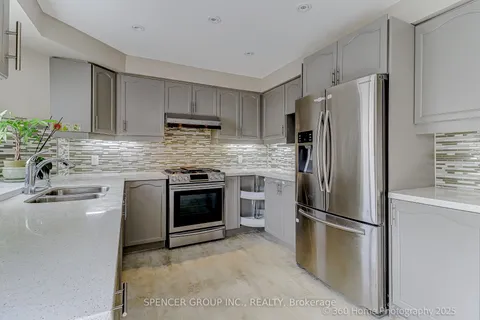 1319 Inuit Trail, ON L5N 7R4