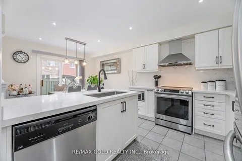 14 Westbrook Avenue, ON L6P 1M1