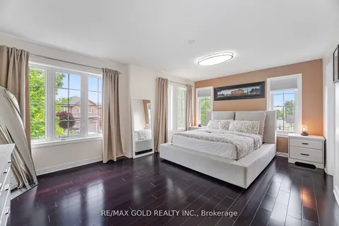 14 Westbrook Avenue, ON L6P 1M1