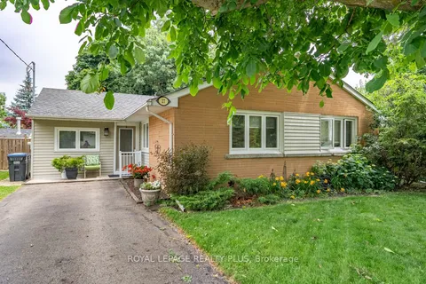 27 Sora Drive, ON L5M 1B3