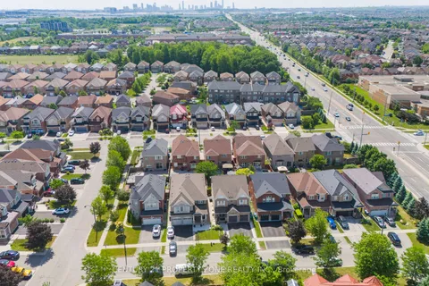 416 Meadowridge Court, ON L5W 0B6
