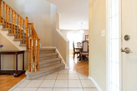 5817 Sidmouth Street, ON L5V 2K3