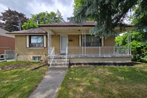 1 Letchworth Crescent, ON M3M 1Y7
