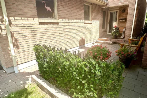4425 Sawmill Valley Drive, ON L5L 3H8