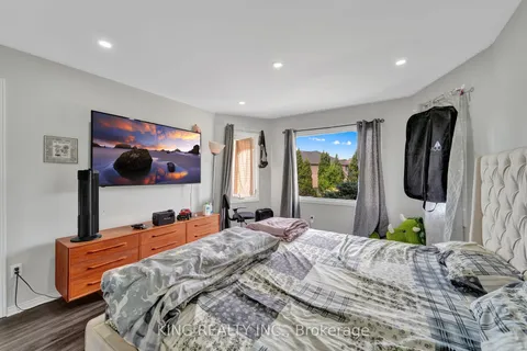 24 Vogue Crescent, ON L6Z 4M7